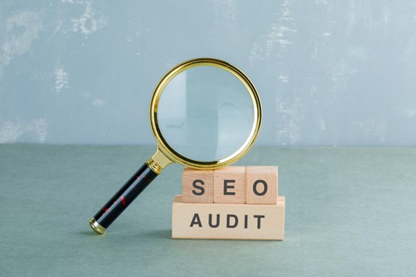 Visual representation of an SEO audit focused on finding website issues and improvement opportunities.